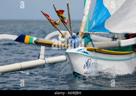 La pesca in barca a vela in mare Foto Stock