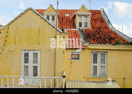 Vecchia casa a Otrobanda-lato di Willemstad, Curacao, NA vicino alla stazione degli autobus Foto Stock