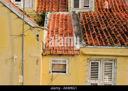 Vecchia casa a Otrobanda-lato di Willemstad, Curacao, NA vicino alla stazione degli autobus Foto Stock