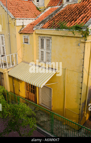 Vecchia casa a Otrobanda-lato di Willemstad, Curacao, NA vicino alla stazione degli autobus Foto Stock