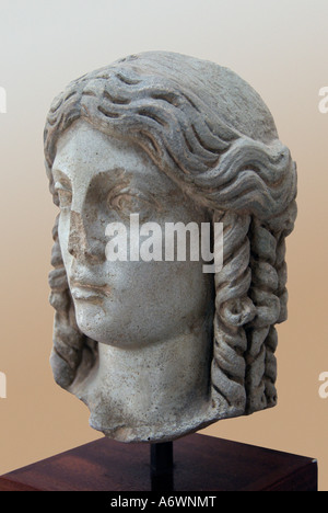 Afrodite afrodite amare Dio dea testa di donna busto in marmo impero romano di età ellenistica hellen paphos pafos mito della mitologia mythologi Foto Stock