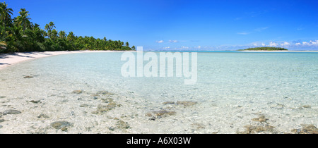 Laguna vicino un piede di Aitutaki Island Isole Cook Pacifico Polinesia Foto Stock