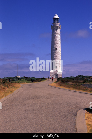 Western Australia, Cape Leeuwin Lighthouse, dove l'Oceano Indiano meridionale incontra l'Oceano Indiano. Foto Stock