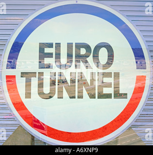 Cartello Eurotunnel, costruzione di tunnel di canale a Folkestone, Eurotunnel le Shuttle, Cheriton, Kent, Inghilterra, Regno Unito Foto Stock