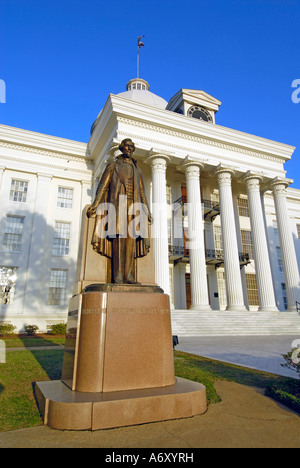 Statua monumento di Jefferson Davis il presidente della stato confederato Foto Stock