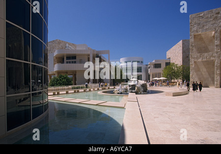 California Los Angeles il Getty Center J Paul Getty Museum Courtyard Boulder Fontana Foto Stock