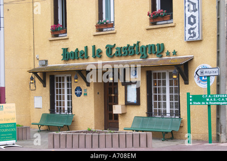 Hotel le Tassigny con il ristorante Le Tournedos in Lezignan-Corbieres. Les Corbieres. Languedoc. La Francia. L'Europa. Foto Stock