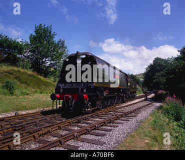Città di pozzetti treno a vapore West Yorkshire England Regno Unito Foto Stock