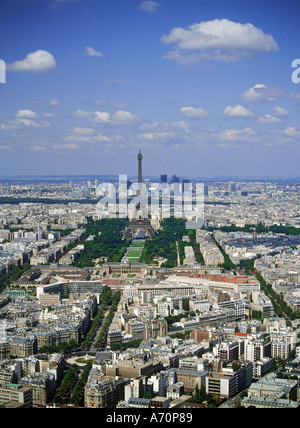 Vista aerea di La Defense e la Torre Eiffel con Place du Trocadero a Parigi Foto Stock