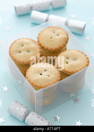 Torte di carne macinata e cracker di argento e decorazioni a stella - fascia alta Hasselblad 61mb di immagine digitale Foto Stock