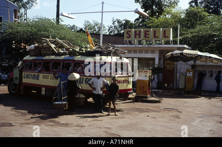 Trasporti/trasporti, automobili, stazioni di rifornimento, stazione Shell, Vietnam 1963, Foto Stock