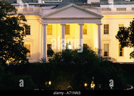 La Casa Bianca, Washington DC di notte elevato portico nord vista. Residenza del Presidente degli Stati Uniti. Edificio storico di riferimento. STATI UNITI Foto Stock