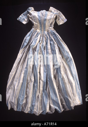 Vecchio vestito dal 1730s America coloniale Foto Stock