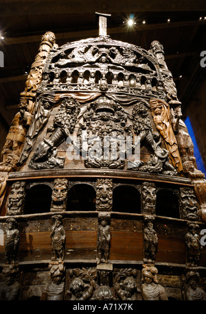 Sculture in legno a poppa del xvii secolo corazzata Vasa presso il Museo Vasa a Stoccolma, Svezia Foto Stock