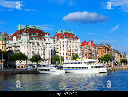 Da Strandvägen street a Stoccolma, Svezia, partono i traghetti per il bellissimo arcipelago Foto Stock