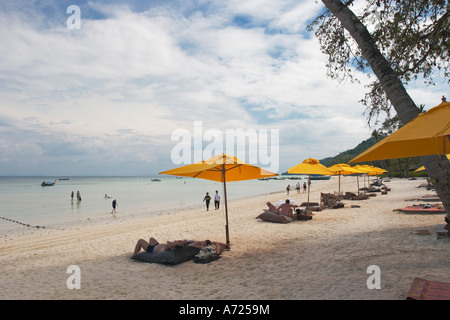 Il Porto di Laem Thong beach. Phi Phi Don island, Thailandia. Foto Stock