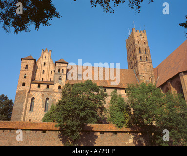 Castello di Malbork (noto anche come marienburg, e una volta che la sede principale dei cavalieri teutonici), malbork, Pomerania, Polonia. Foto Stock