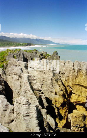 Pancake Punakaiki Rocks in Paparoa National Park Isola del Sud della Nuova Zelanda vista sud Foto Stock