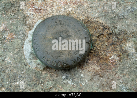 Appalachian Trail - Us Geological Survey Mark sulla vetta del Monte Pierce nelle White Mountains NH USA Foto Stock