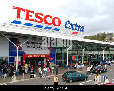 Tesco Extra store a Merthyr Tydfil Galles del Sud delle Valli REGNO UNITO Foto Stock