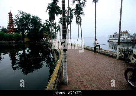 TRAN QUOC PAGODA (Chua Tran Quoc), Hanoi il più antico tempio risale al VI secolo sulla sponda del Lago Ovest (Vietnam). Foto Stock