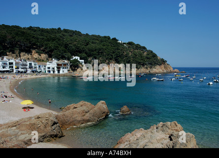 Il villaggio costiero di Tamariu sulla Costa Brava, Spagna Foto Stock