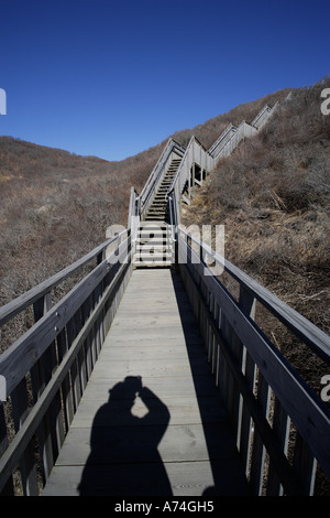 Mohegan Bluffs, Block Island Rhode Island, fotografo di ombra è visibile nella parte inferiore della foto. La Nuova Inghilterra Travel. Foto Stock