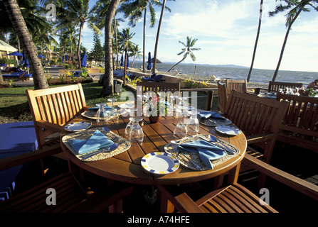 Fiji, Viti Levu, l'Isola di Denarau, Sheraton Royal Denarau Resort, ristorante Impostazione tabella Foto Stock