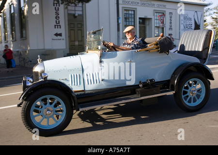 Classic Vintage azzurro bullnosed Morris Cowley autovettura Art Deco weekend Napier Isola del nord della Nuova Zelanda Foto Stock