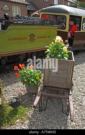 Il delizioso borgo stazione di Ravenglass nel distretto del lago. Foto Stock