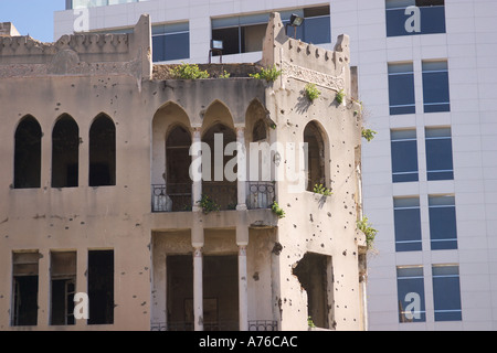 Edificio danneggiato in guerra il centro cittadino di Beirut Libano Foto Stock