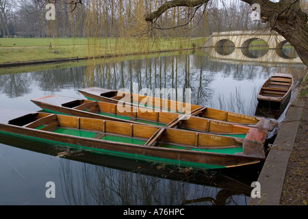 Fiume Cam i dorsi Cambridge Regno Unito Marzo Foto Stock