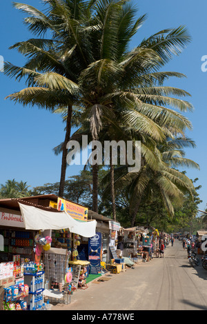 Negozi nel centro del villaggio di Palolem, Goa Sud, Goa, India Foto Stock