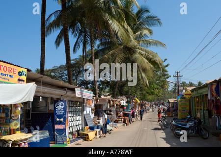 Negozi nel centro del villaggio di Palolem, Goa Sud, Goa, India Foto Stock