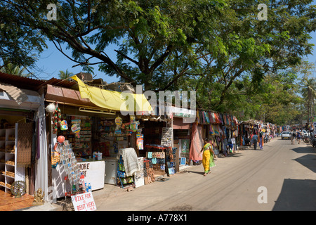 Negozi nel centro del villaggio di Palolem, Goa Sud, Goa, India Foto Stock