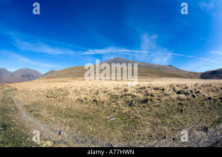 Vista di Scafell dal di sotto Foto Stock