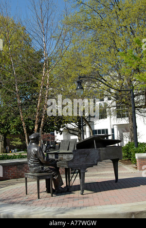 Owen Bradley statua a Music Row in Nashville Tennessee TN Tenn US STATI UNITI D'America Stati Uniti d'America American Music City Foto Stock