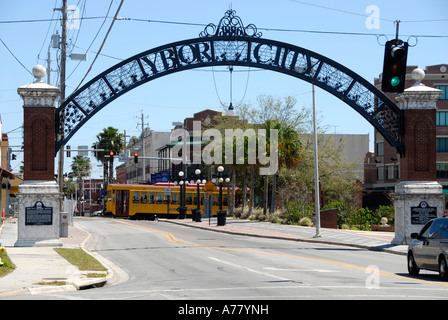 Cancelli a Centro Ybor City di Tampa Florida FL Foto Stock