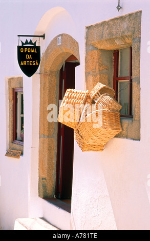 Artigianato tipico, negozio "O Poial da Artesa", il villaggio storico di Marvao, Serra de Sao Mamede, Alentejo, Portogallo Foto Stock