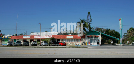 Giornale Distributori Automatici vista incredibile infinito infinito strada acqua vasto waterfront America Americhe spiagge Spiaggia Foto Stock