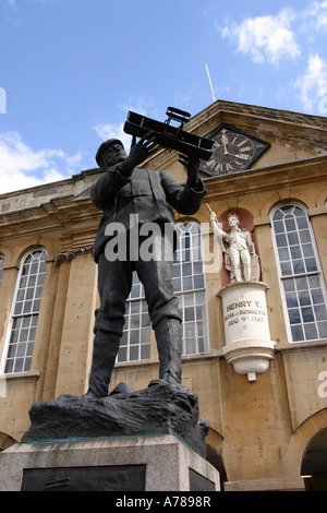 Regno Unito Galles Gwent Monmouth Agincourt Square Charles Rolls e Henry V s statue Foto Stock