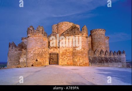 Entrata del castello di Belmonte Belmonte Castilla La Mancha Spagna Europa Foto Stock