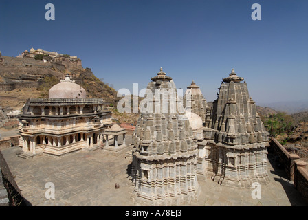 Tempio interno Fort Kumbhalgarh Rajasthan in India Foto Stock