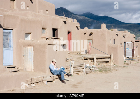 Taos Pueblo nel New Mexico settentrionale, una comunità americana nativa Foto Stock