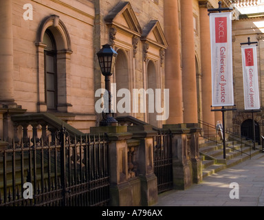 La parte esterna delle gallerie di giustizia in Lace Market Area di Nottingham City Centre, Regno Unito Foto Stock