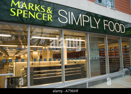 Semplicemente cibo Marks & Spencer Londra REGNO UNITO Inghilterra England Foto Stock