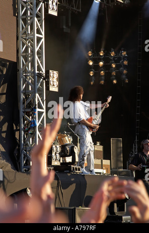Concerto di regina con il chitarrista Brian May in Hyde Park Luglio 2005 Outdoor la musica rock concerti Foto Stock