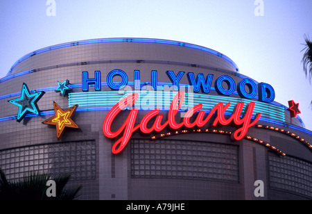 USA California Los Angeles Hollywood Boulevard Hollywood intrattenimento Galaxy segno sunny blue sky Foto Stock