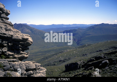 Vista della gola del fiume Gordon dal chiaro collina a sud-ovest del Parco nazionale Tasmania Australia Foto Stock
