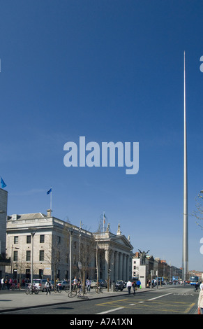 L'Ufficio Generale delle Poste con la guglia di Dublino su O'Connell Street, Dublin, Irlanda Foto Stock
